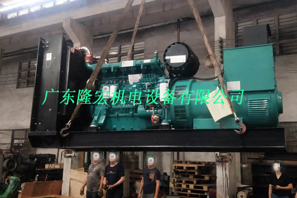350KW潍柴动力股份柴油发电机组、安装完、调试发货
