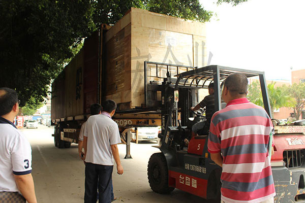 600KW上柴股份静音柴油发电机组 出口非洲尼日利亚，装车发货